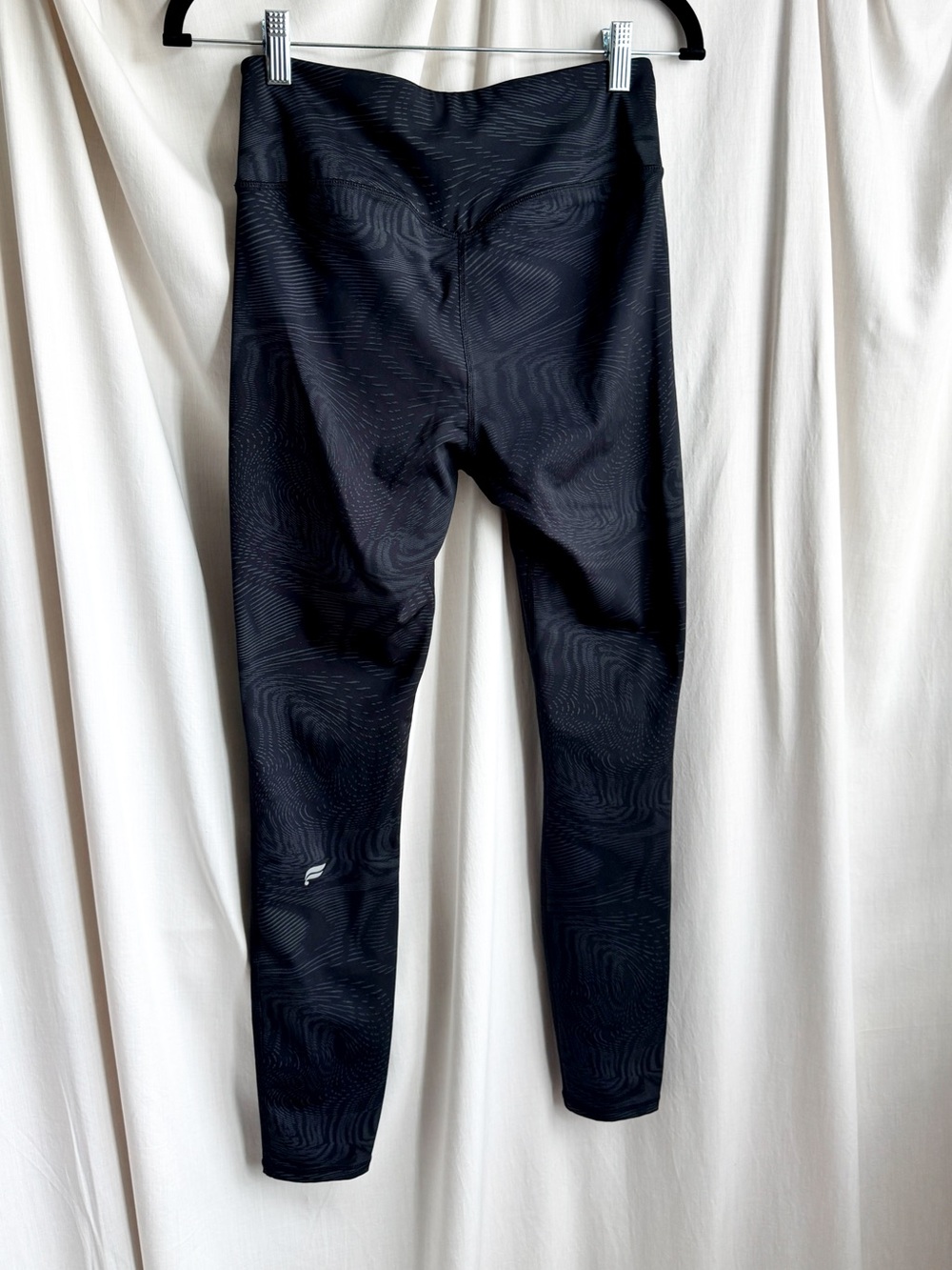 Fabletics Motion365+ High-Waisted Printed Leggings Black – Size M - Picture 2 of 5